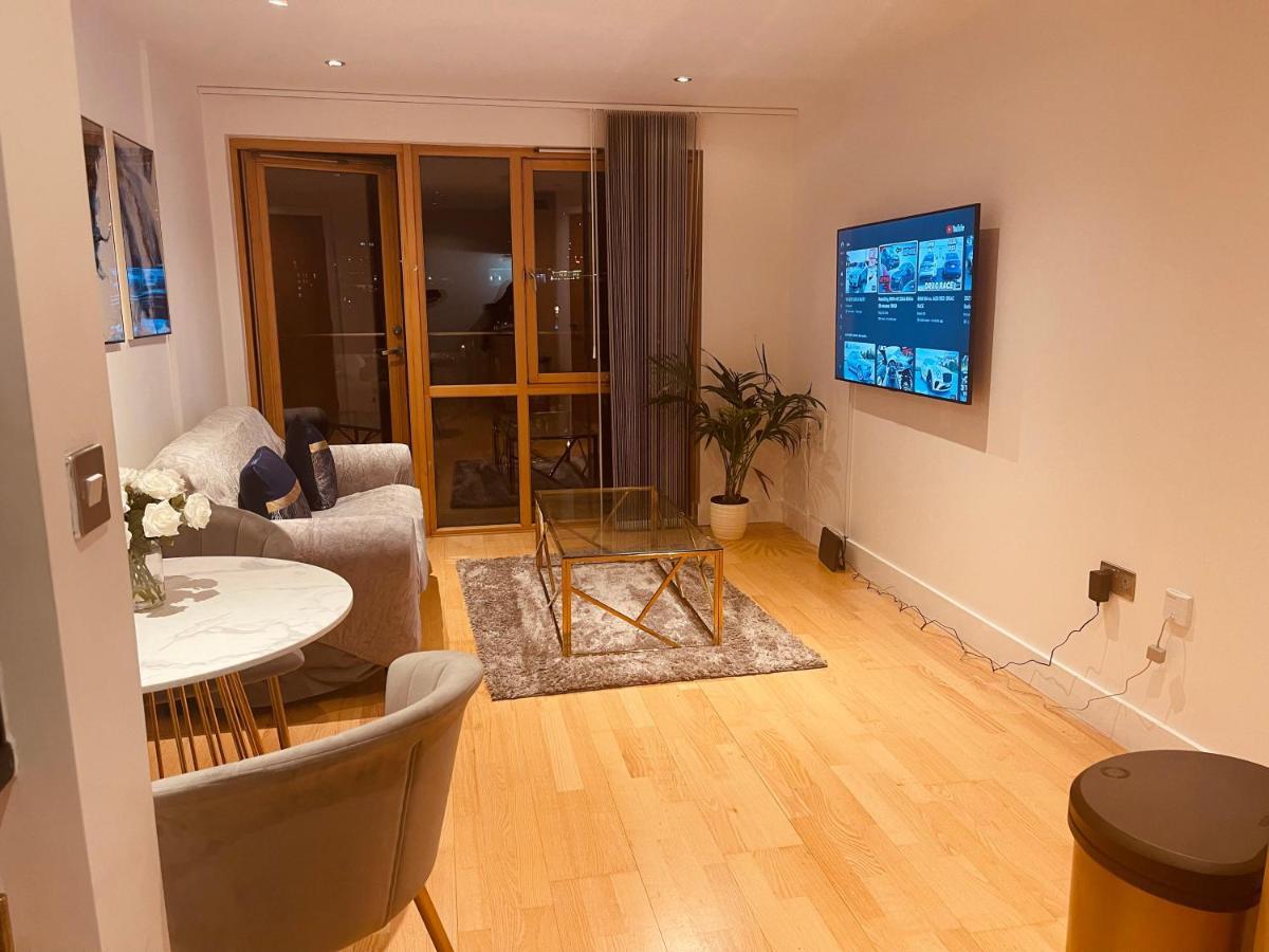 לידס Primedoorstep Deluxe City Apt, River Canal View& Free Parking! מראה חיצוני תמונה